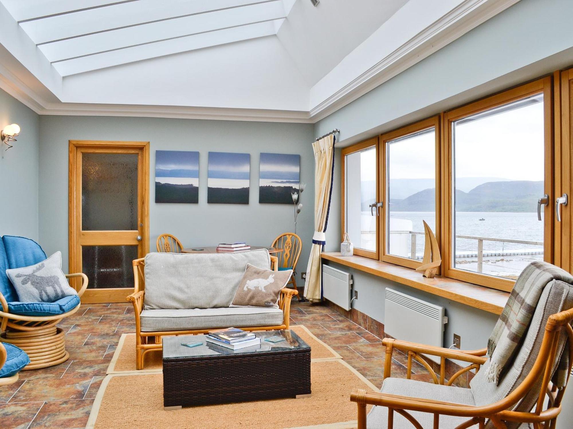 Waterside Villa Tighnabruaich Exterior photo